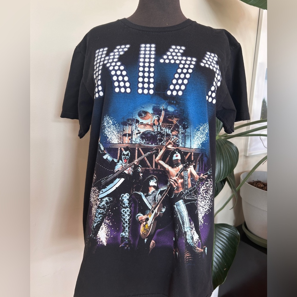 VTG KISS black graphic band tee